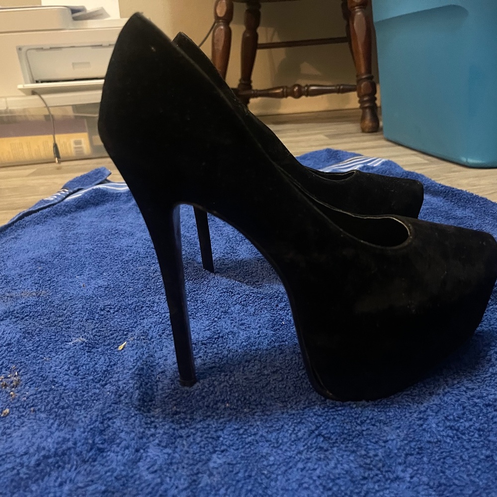 Guess black high heels
